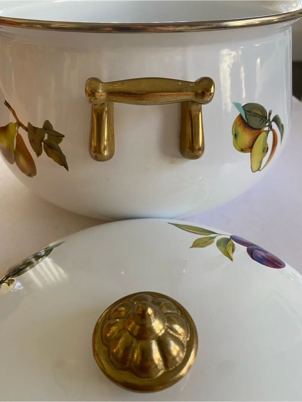 Tabletops Unlimited Large (8 qts) Vitroceramic Dutch Oven with Brass Handles